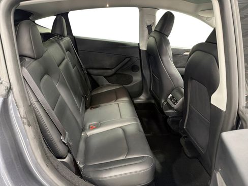 Certified 2023 Tesla Model Y Long Range AWD/4WD image 11