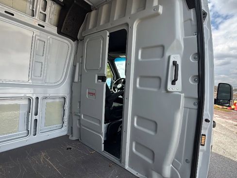 Used 2021 Mercedes-Benz Sprinter 3500 image 13
