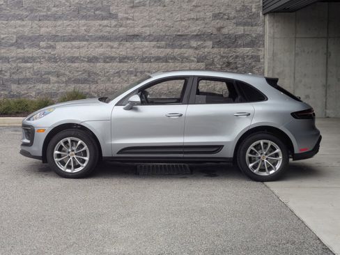 Used 2025 Porsche Macan image 2