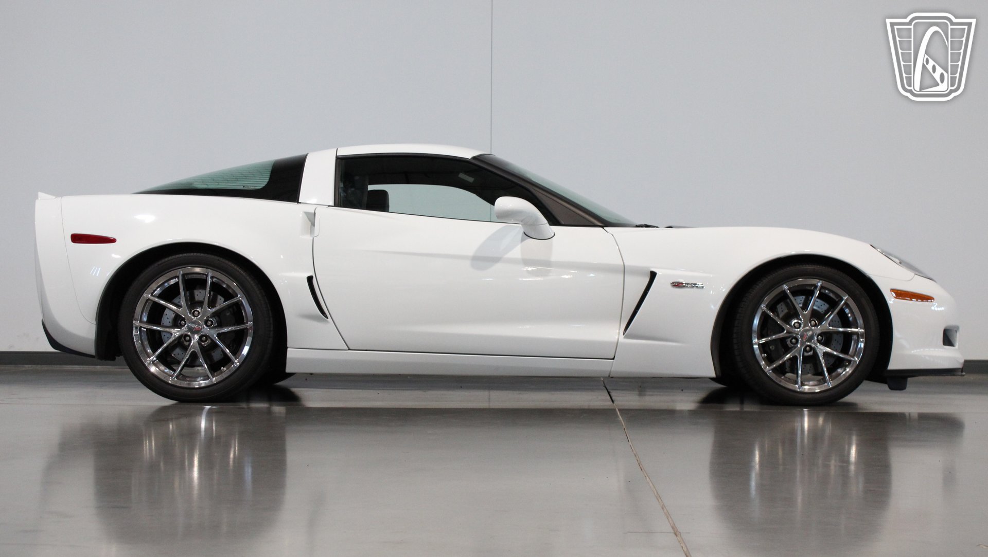 Used 2013 Chevrolet Corvette Z06 w/ 3LZ Preferred Equipment Group RWD image 34