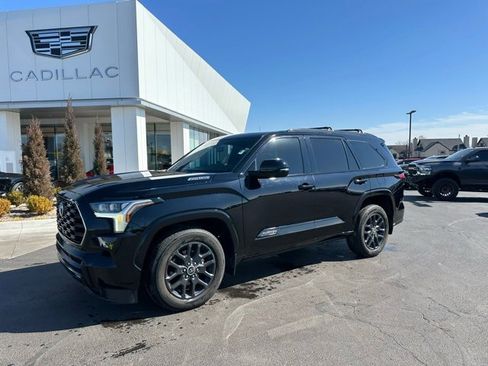 Used 2023 Toyota Sequoia Platinum image 1