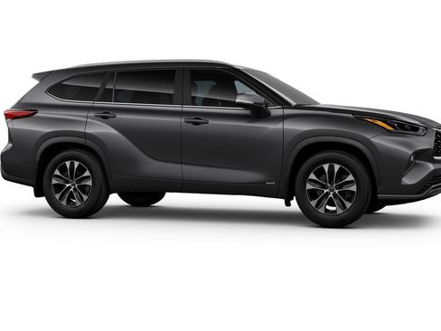 New 2025 Toyota Highlander XLE image 13