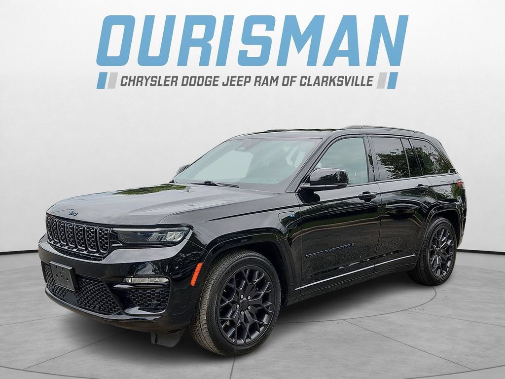 Used 2023 Jeep Grand Cherokee Summit AWD/4WD image 3