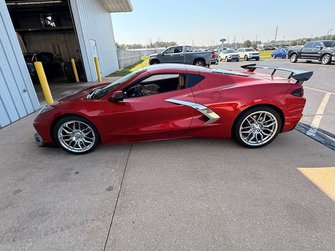 Used 2021 Chevrolet Corvette Stingray Preferred Cpe w/ 2LT RWD image 2