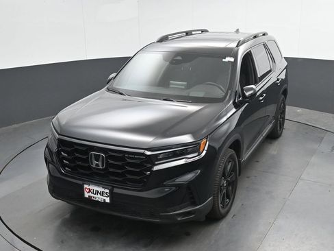 Used 2025 Honda Pilot Black Edition image 37