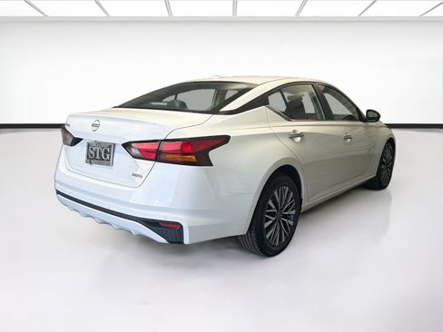 Used 2025 Nissan Altima 2.5 SV AWD/4WD image 4