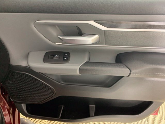 Used 2022 RAM 1500 Big Horn AWD/4WD image 32