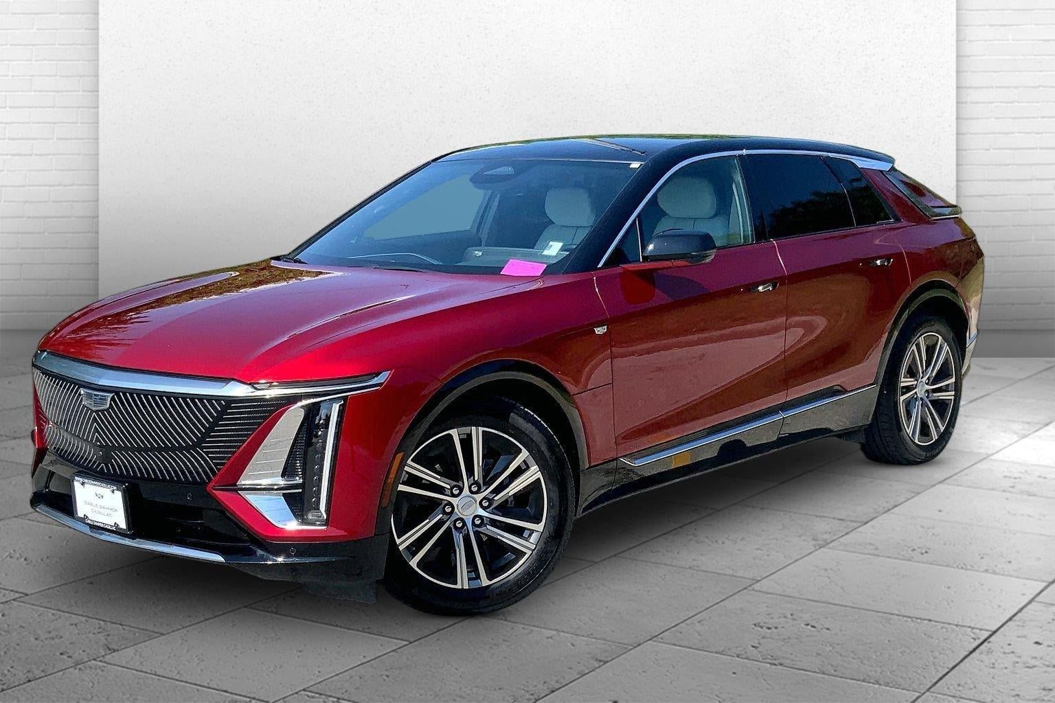 Certified 2024 Cadillac Lyriq Luxury AWD/4WD image 18