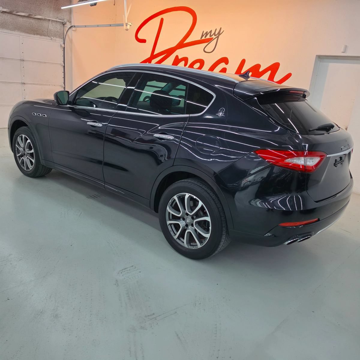 Used 2017 Maserati Levante w/ Luxury Package AWD/4WD image 25