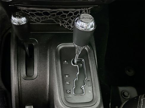 Used 2017 Jeep Wrangler Unlimited Sahara image 15