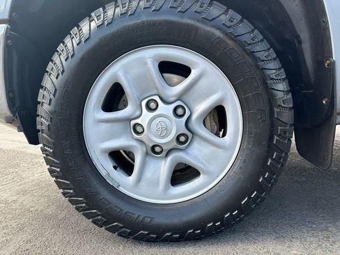 Used 2018 Toyota Tundra SR5 w/ SR5 Upgrade Package AWD/4WD image 12