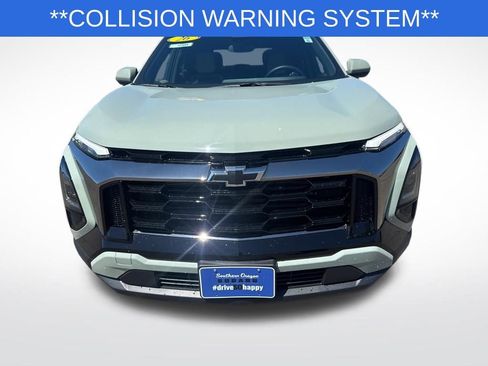 Used 2026 Chevrolet Equinox ACTIV AWD/4WD image 2
