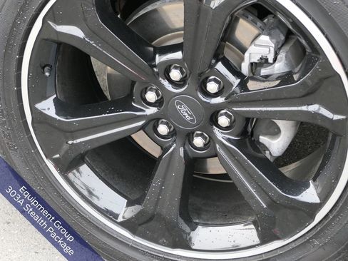 Used 2023 Ford Expedition Limited image 10