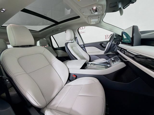 New 2026 Lincoln Aviator 2WD image 32