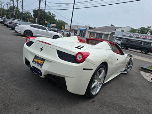 Used 2015 Ferrari 458 Spider RWD image 4