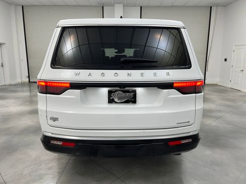 Used 2024 Jeep Wagoneer L Series II image 6