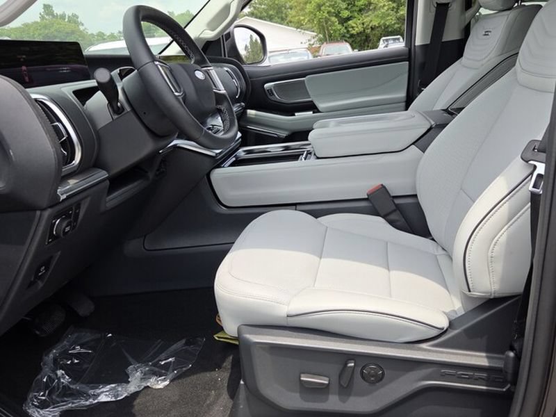 New 2027 Ford Expedition Max Platinum w/ Platinum Ultimate Package AWD/4WD image 5