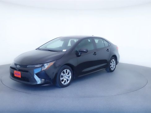 Used 2023 Toyota Corolla LE image 14