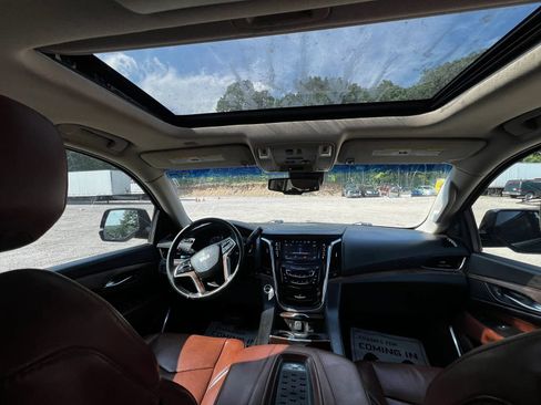 Used 2016 Cadillac Escalade ESV Premium AWD/4WD image 13