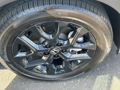 Certified 2025 Honda HR-V Sport image 12