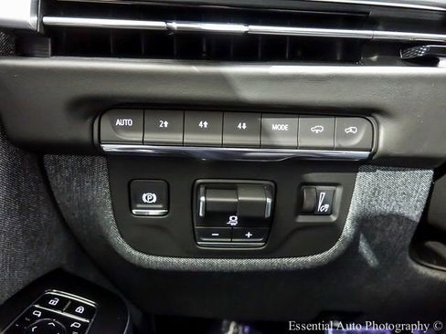 Certified 2025 Cadillac Escalade Sport Platinum w/ LPO, Floor Liner Package image 21