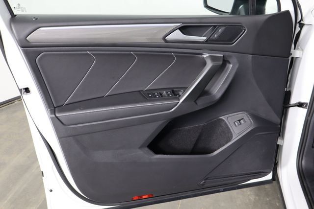 Used 2024 Volkswagen Tiguan SE R-Line AWD/4WD image 18