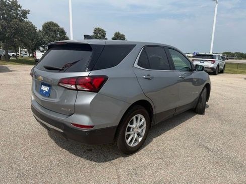 Used 2024 Chevrolet Equinox LT w/ Driver Convenience Package AWD/4WD image 9