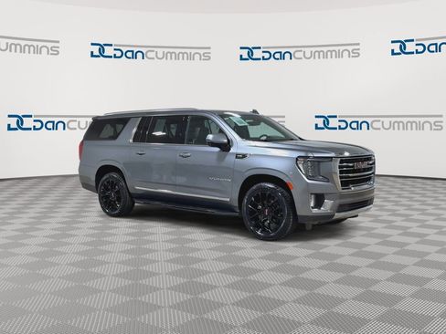Used 2022 GMC Yukon XL SLT w/ SLT Luxury Package AWD/4WD image 2