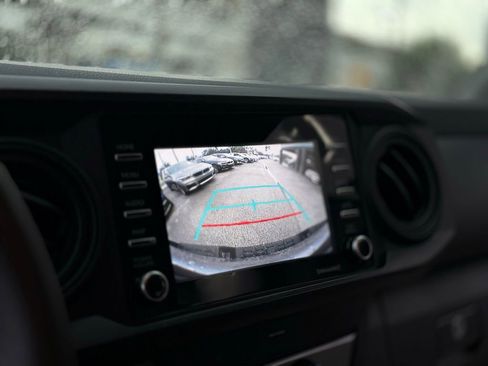 Used 2020 Toyota Tacoma SR image 20