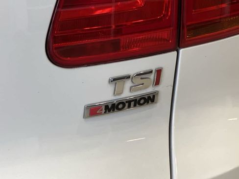 Used 2017 Volkswagen Tiguan Limited w/ Premium Package image 12