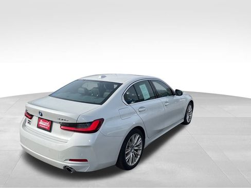 Used 2024 BMW 330e xDrive AWD/4WD image 4