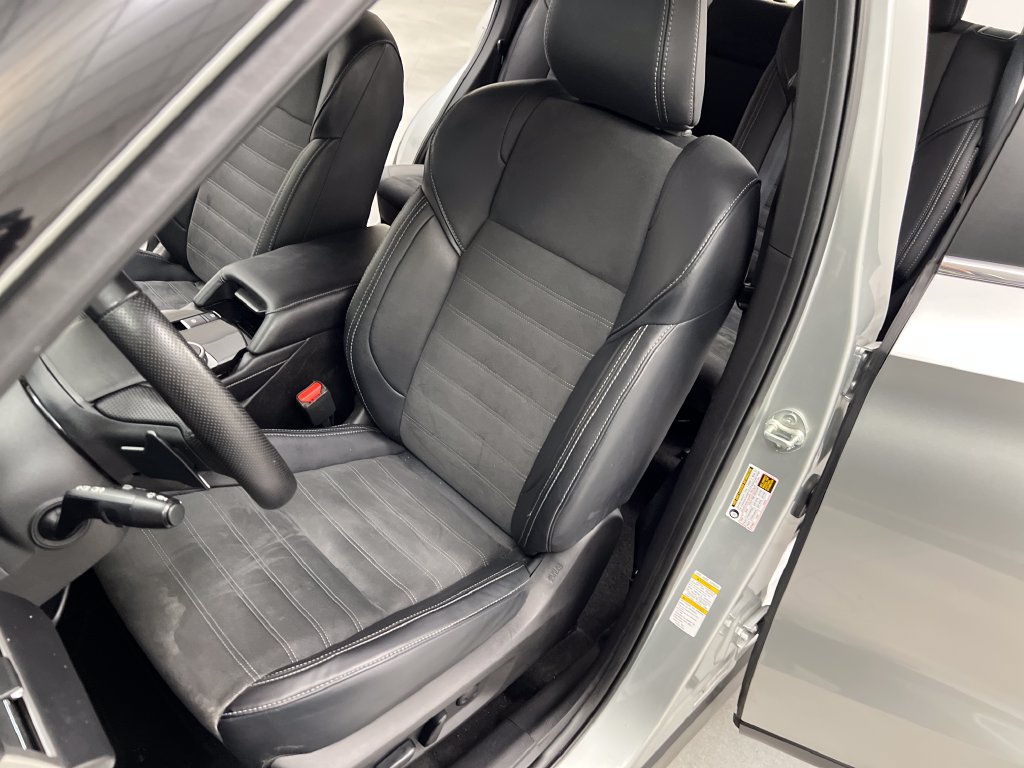 Used 2025 Mitsubishi Outlander SE FWD image 11