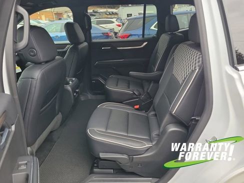 Used 2025 GMC Acadia Denali w/ Super Cruise Package image 15