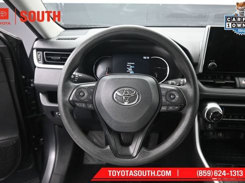 Used 2025 Toyota RAV4 XLE AWD/4WD image 21