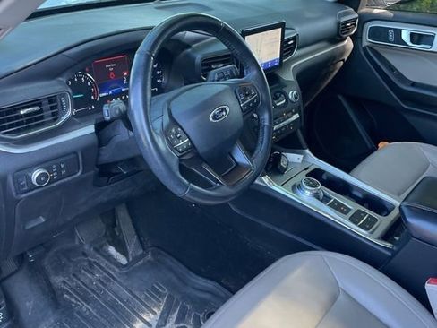 Used 2020 Ford Explorer XLT w/ Equipment Group 202A RWD image 7