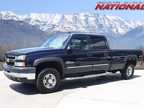Used 2007 Chevrolet Silverado 2500 LT w/ Heavy-Duty Power Package AWD/4WD image 1