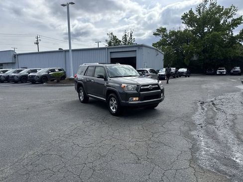 Used 2012 Toyota 4Runner SR5 w/ Convenience Pkg AWD/4WD image 3