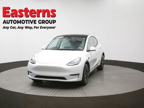 Used 2022 Tesla Model Y Long Range image 49