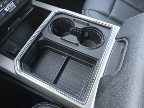 Used 2022 Ford F350 Lariat w/ Black Appearance Package image 31