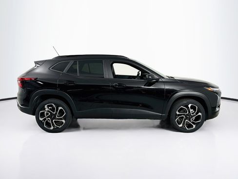 Used 2025 Chevrolet Trax RS FWD image 4