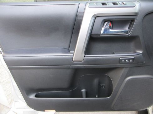 Used 2023 Toyota 4Runner Limited AWD/4WD image 30