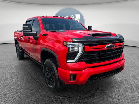 Used 2024 Chevrolet Silverado 3500 LTZ w/ LTZ Plus Package AWD/4WD image 1