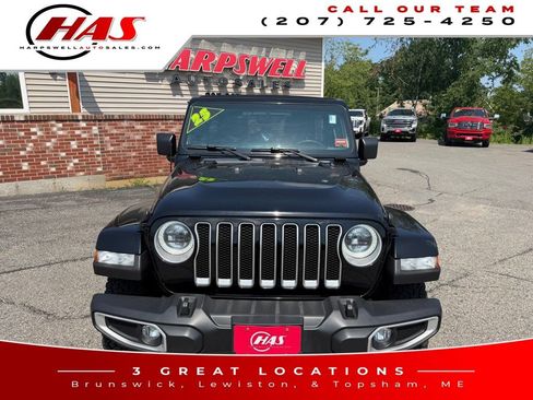 Used 2023 Jeep Wrangler Unlimited Sahara w/ Cold Weather Group AWD/4WD image 9