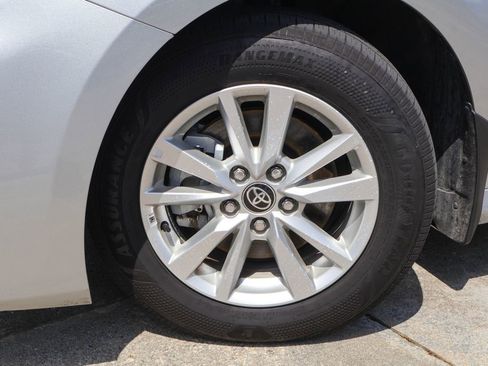Used 2025 Toyota Camry LE AWD/4WD image 30