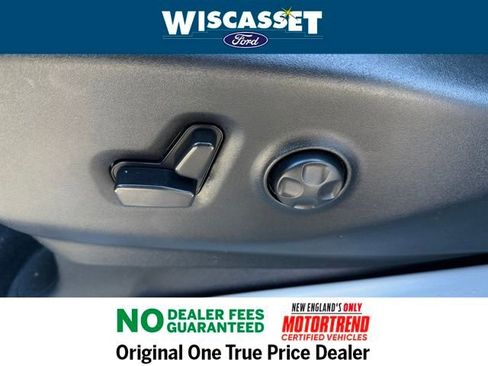 Used 2024 Chrysler Pacifica Touring-L image 21