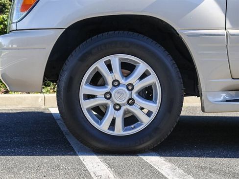 Used 2003 Lexus LX 470 image 13