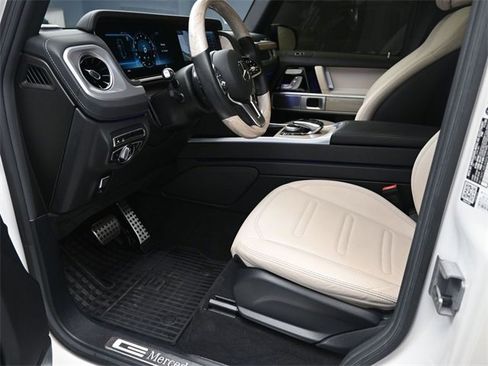Used 2021 Mercedes-Benz G 550 image 2