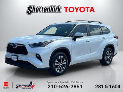 Used 2023 Toyota Highlander XLE