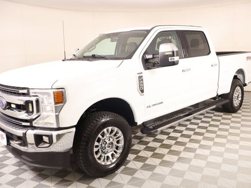Used 2022 Ford F250 XLT w/ XLT Premium Package AWD/4WD image 11