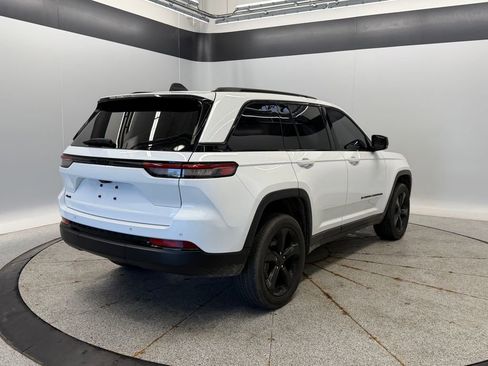 Certified 2023 Jeep Grand Cherokee Altitude AWD/4WD image 11